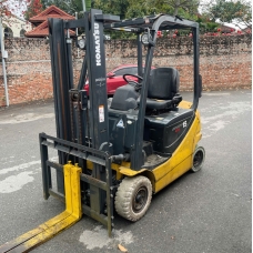 Xe Nâng Điện cũ ngồi lái 1.5T, Komatsu FB15-12 hàng Nhật Bãi chưa qua sử dụng tại Việt Nam sản xuất 2019 mã TV.E323