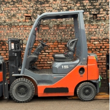 Xe nâng dầu Nhật Bãi 1.5 T, Toyota 02-8FD15 hàng đã qua sử dụng (Nhật Bản),sản xuất năm 2019,mã xe TV.D078