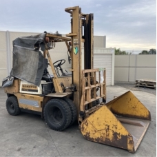 Xe nâng dầu Nhật Bãi 2.5T Komatsu model FD25-10, hàng đã qua sử dụng (Nhật Bản),mã xe TV.D090 