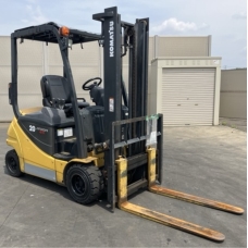 Xe nâng điện cũ ngồi lái 2.0T, Komatsu FB20A-12 hàng đã qua sử dụng (Nhật Bản),sản xuất năm 2022, mã xe TV.E269
