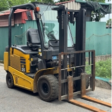 Xe nâng điện cũ ngồi lái 2.5T, KOMATSU FE25-1, hàng đã qua sử dụng (Nhật Bản), sản xuất năm 2020 , mã xe TV.E250