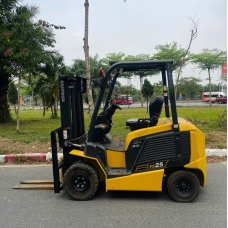 Xe nâng điện cũ ngồi lái 2.5T, Komatsu FE25-2 hàng Nhật Bãi chưa qua sử dụng tại Việt Nam sản xuất 2021 mã TV.E450