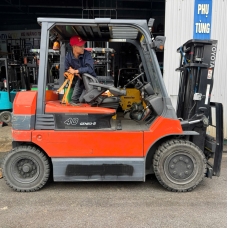 Xe nâng điện cũ ngồi lái 4.0T, TOYOTA 7FBM40, hàng đã qua sử dụng (Nhật Bản),sản xuất năm 2015,mã xe TV.E369