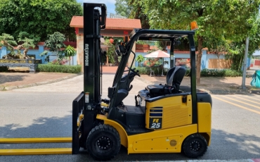 Có nên mua xe nâng điện Komatsu FE?