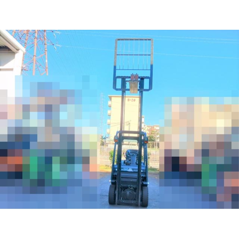 1367605_5