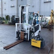 XE NÂNG ĐIỆN 3.0 TẤN NGỒI LÁI KOMATSU FE30-1, MÃ XE TV.E567, SẢN XUẤT 2020
