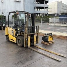 XE NÂNG ĐIỆN 3.0 TẤN NGỒI LÁI KOMATSU FE30-1, MÃ XE TV.E568, SẢN XUẤT 2020