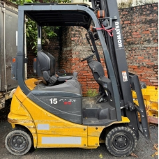 Xe Nâng Điện cũ ngồi lái 1.5T, Komatsu FB15-12 hàng Nhật Bãi chưa qua sử dụng tại Việt Nam,sản xuất năm 2016,mã xe TV.E331