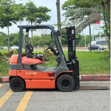 Xe Nâng Điện cũ ngồi lái 2.5T, Toyota 7FB25 sản xuất 2014 mã TV.E490