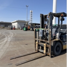 Xe nâng dầu Nhật Bãi 2.5 T, Komatsu FD25HT-17 hàng đã qua sử dụng (Nhật Bản) sản xuất 2010 mã TV.D120