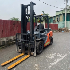 Xe nâng dầu Nhật Bãi 4.0 T, Toyota 8FD40 hàng đã qua sử dụng (Nhật Bản),sản xuất năm 2015,mã xe TV.D103