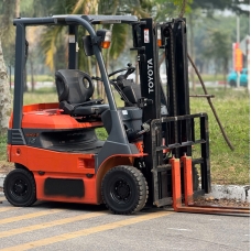 Xe nâng điện cũ ngồi lái 1.5T TOYOTA model 7FB15, hàng đã qua sử dụng (Nhật Bản),sản xuất năm 2012,mã TV.E390