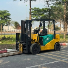 Xe nâng điện cũ ngồi lái 4.0T, KOMATSU FB40-3, hàng đã qua sử dụng (Nhật Bản) sản xuất năm 2007,mã xe TV.E215